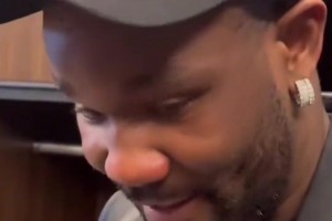 艾頓：如果接球的不是老詹，我那記空接傳球就直接扔出界外了